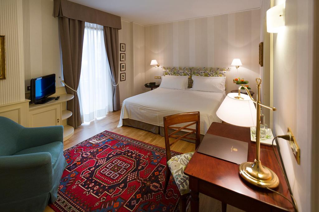 Hotel Regina Adelaide Garda  Esterno foto