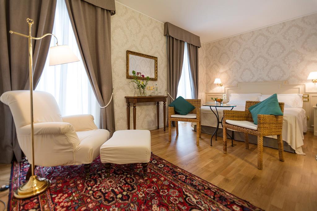 Hotel Regina Adelaide Garda  Esterno foto
