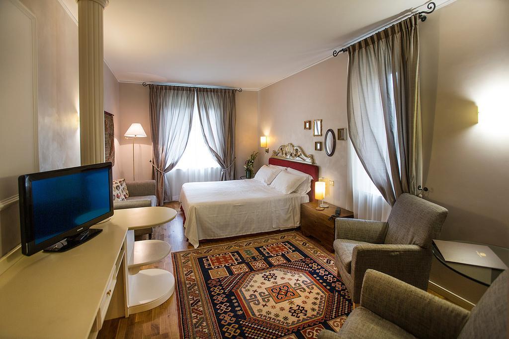 Hotel Regina Adelaide Garda  Esterno foto